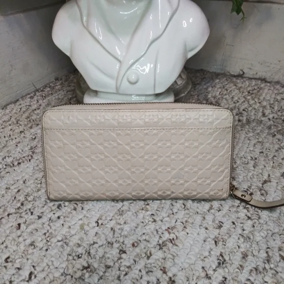Kate Spade Cream Leather Three Dimensional Spade Patterned Zip Around Wallet - Picture 3 of 13